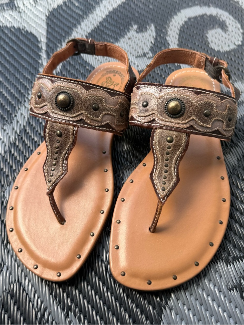 Ariat Brown Leather Thong Sandal Studded Buckle Western Women's 6B